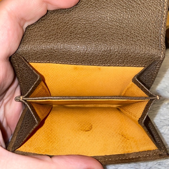 AUTHENTIC Gucci saddle wallet - Picture 7 of 7